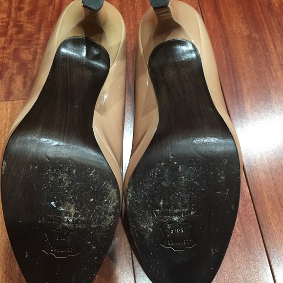 Stuart Weitzman Patent Pump - Picture 4 of 8